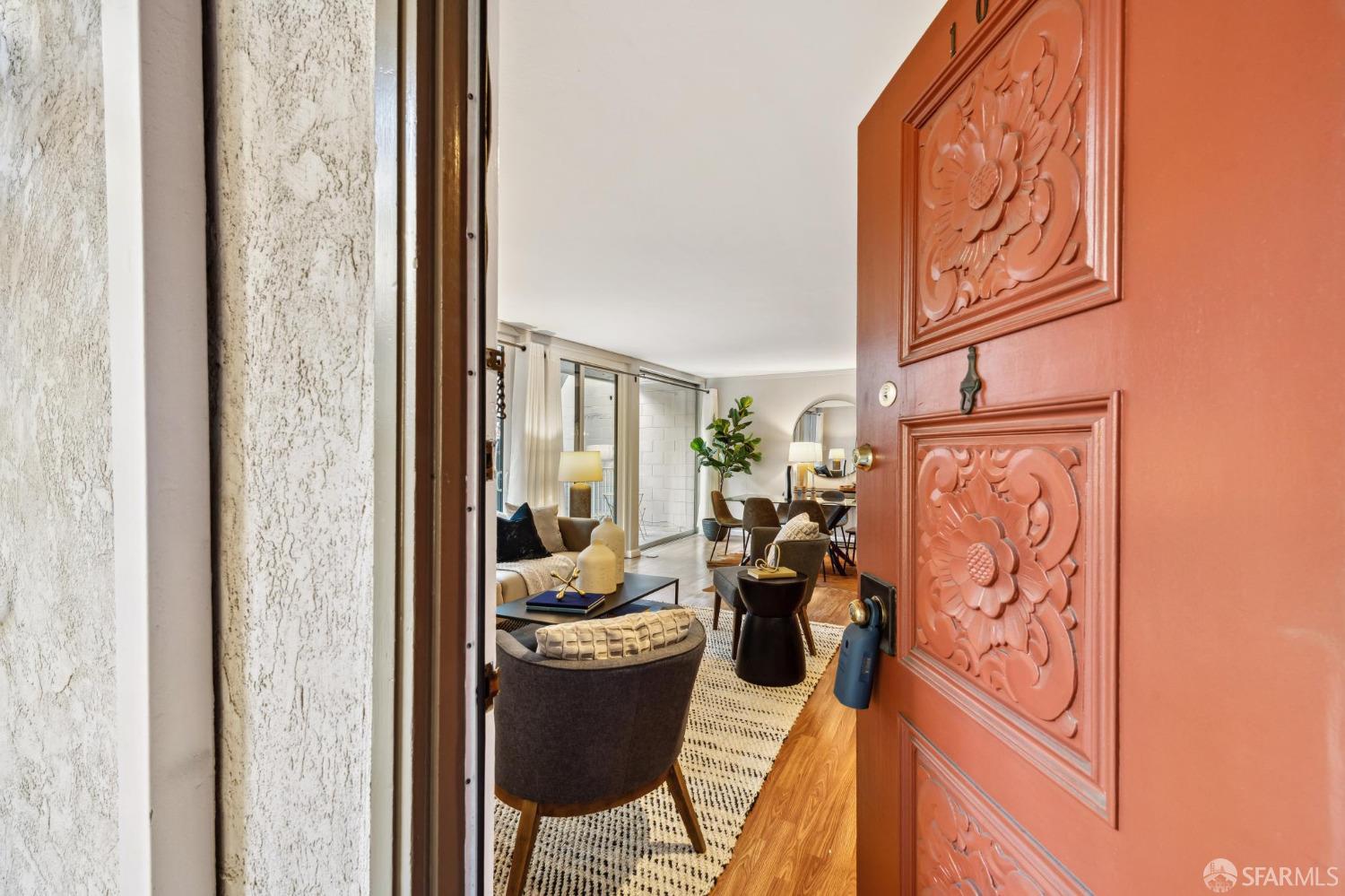 Detail Gallery Image 2 of 35 For 1425 Lakeside Dr #109,  Oakland,  CA 94612 - 2 Beds | 2 Baths