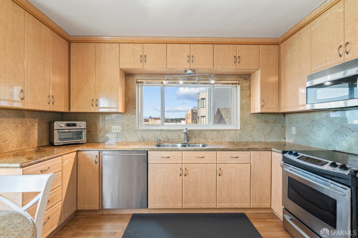 Detail Gallery Image 10 of 38 For 1551 20th Ave, San Francisco,  CA 94122 - – Beds | – Baths