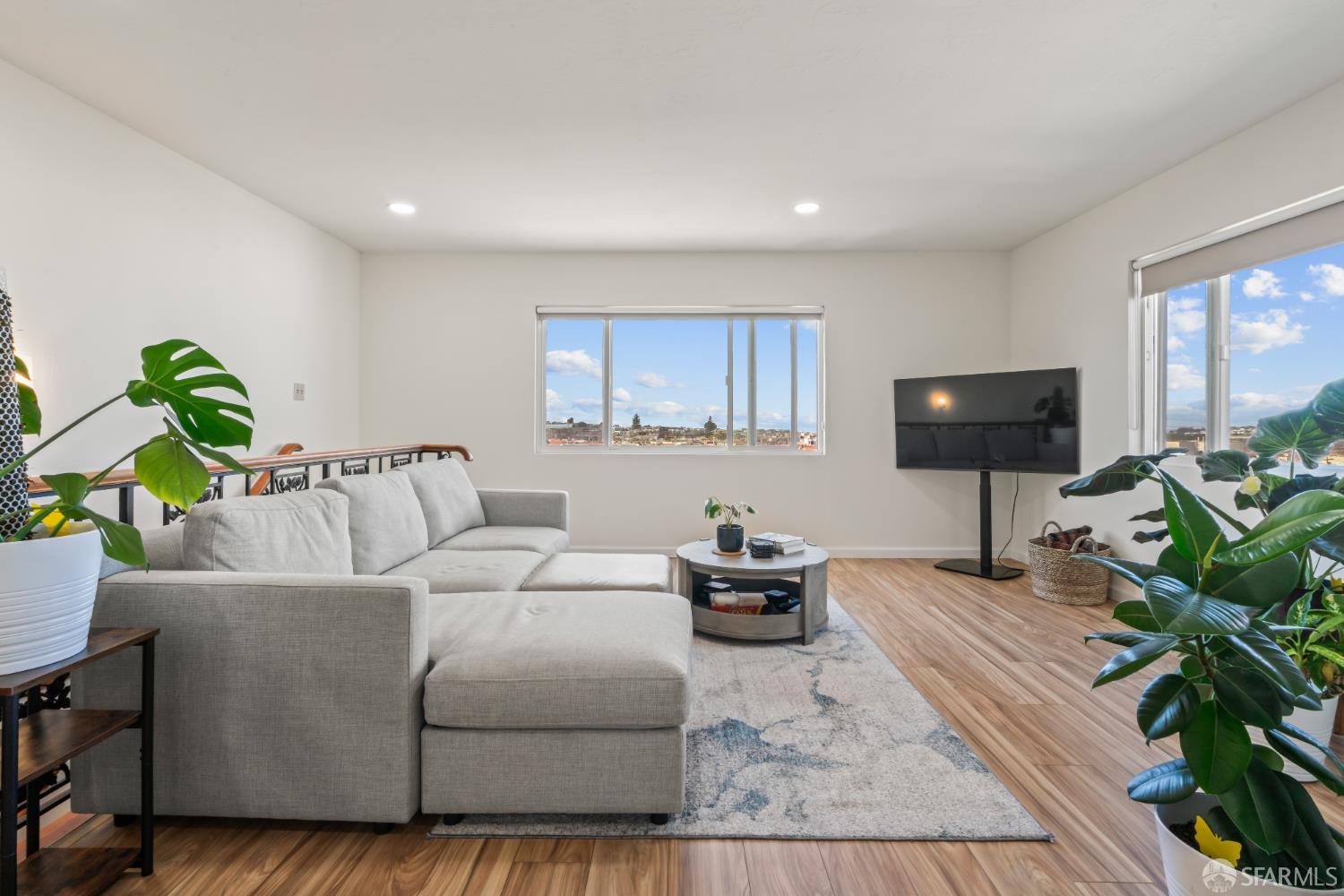 Detail Gallery Image 2 of 38 For 1551 20th Ave, San Francisco,  CA 94122 - – Beds | – Baths