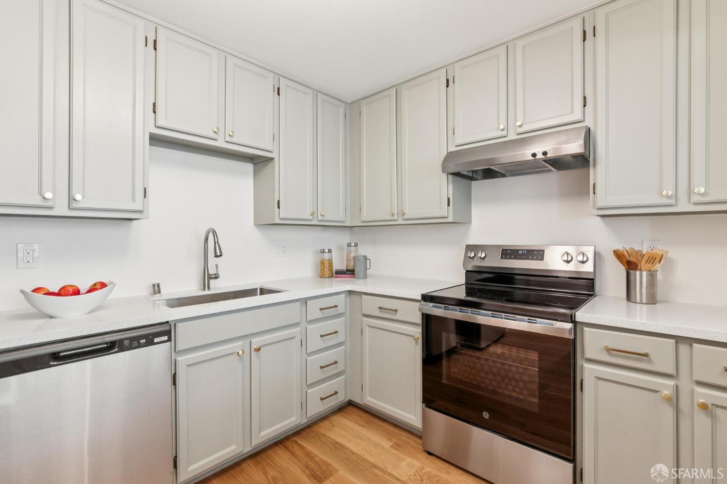 Photo #11: 425077751 Listing: Photo #11