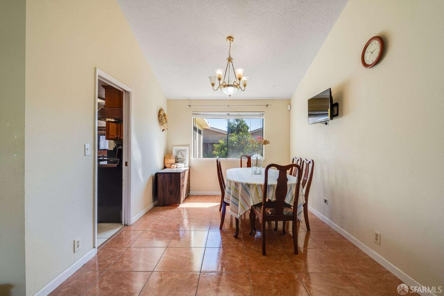 Detail Gallery Image 7 of 37 For 2847 Norcrest Dr, San Jose,  CA 95148 - 4 Beds | 2 Baths