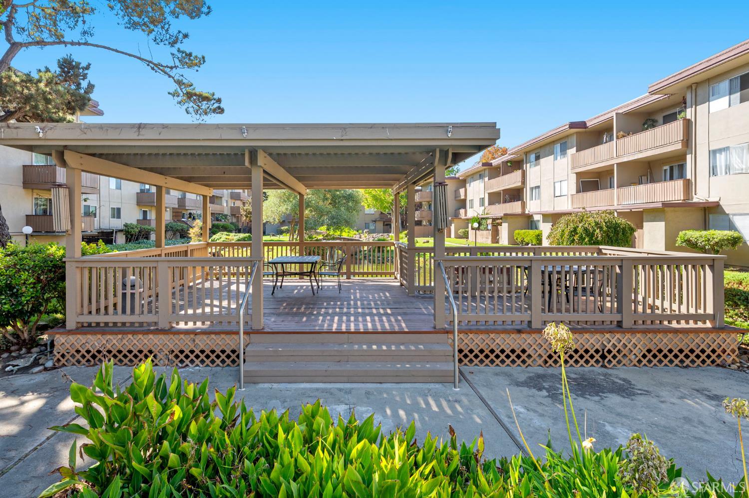 Detail Gallery Image 28 of 54 For 1327 Webster St #B210,  Alameda,  CA 94501 - 2 Beds | 1 Baths