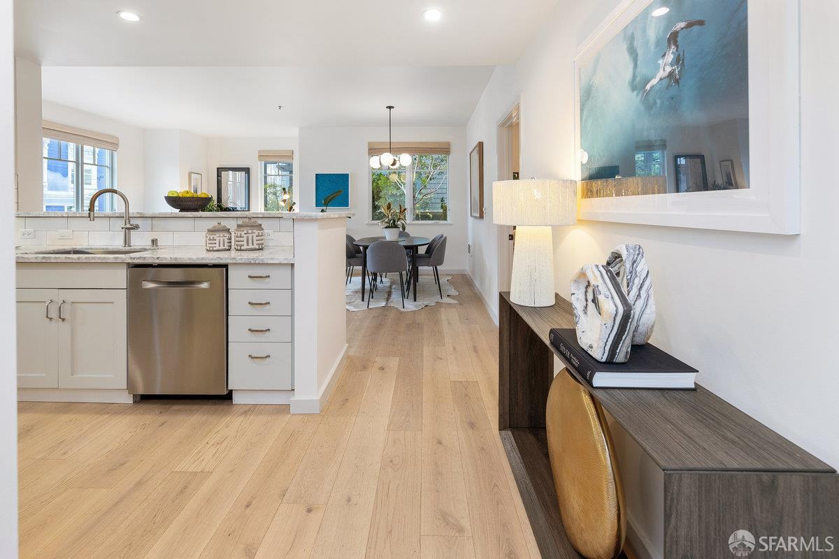 Detail Gallery Image 7 of 22 For 350 Broderick St #214,  San Francisco,  CA 94117 - 2 Beds | 2 Baths