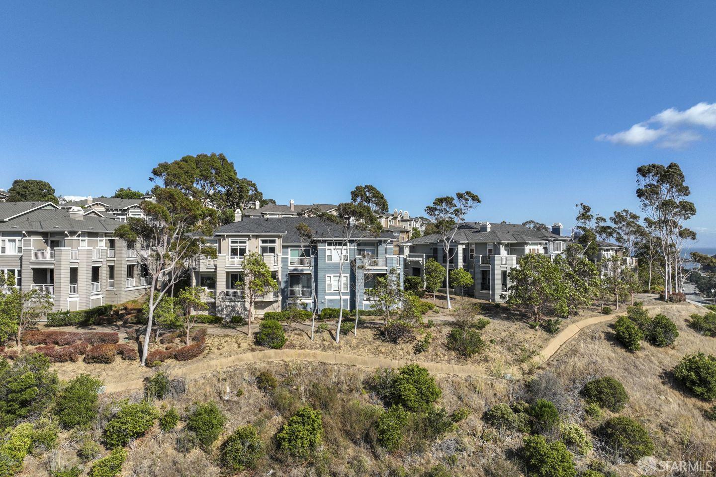 Detail Gallery Image 42 of 50 For 141 Kestrel Ct, Brisbane,  CA 94005 - 2 Beds | 2 Baths