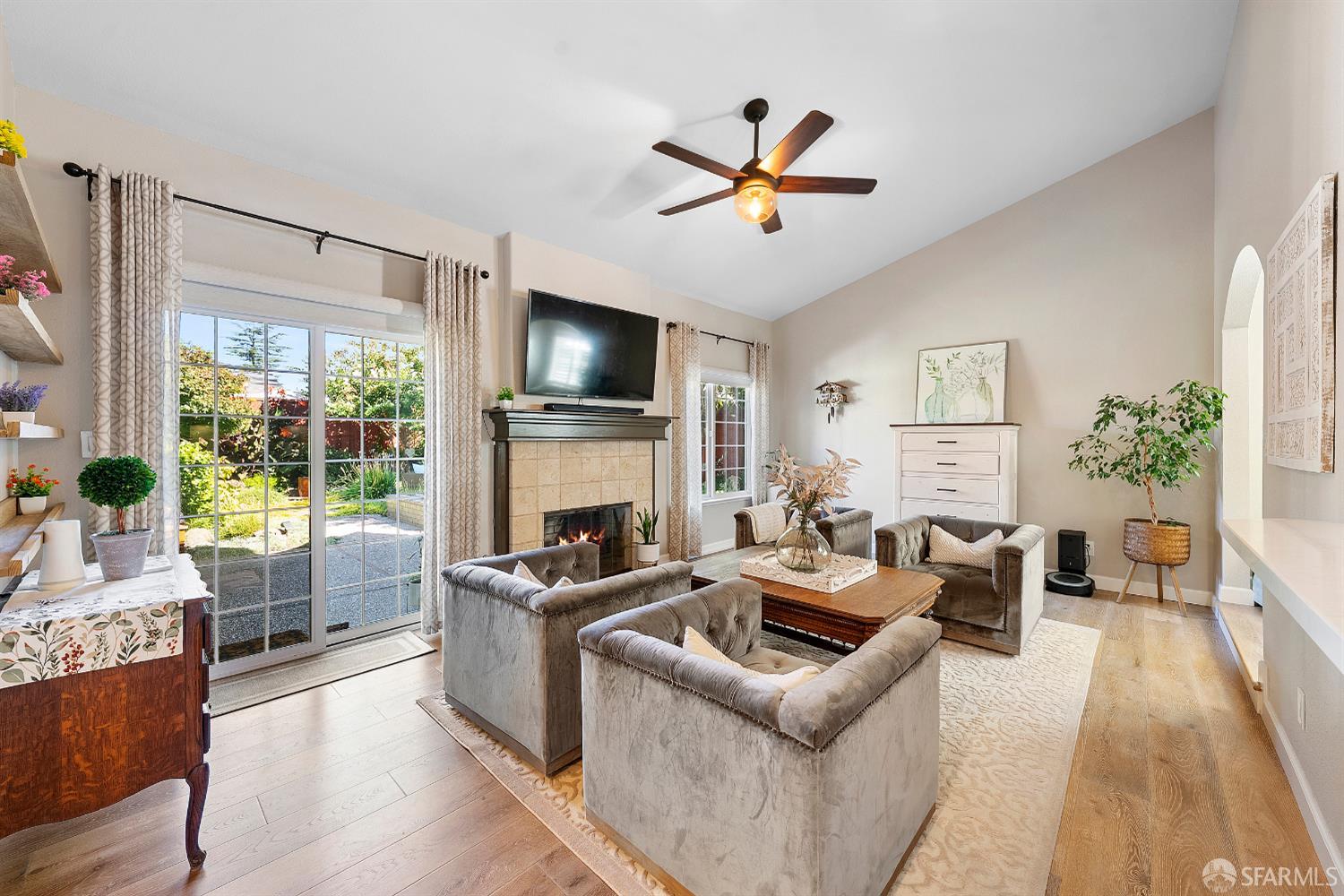 Detail Gallery Image 9 of 39 For 3299 Runnymede Ct, Pleasanton,  CA 94588 - 4 Beds | 2 Baths