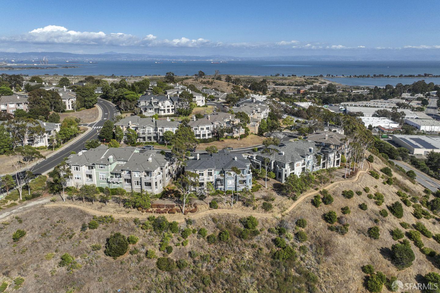 Detail Gallery Image 40 of 50 For 141 Kestrel Ct, Brisbane,  CA 94005 - 2 Beds | 2 Baths