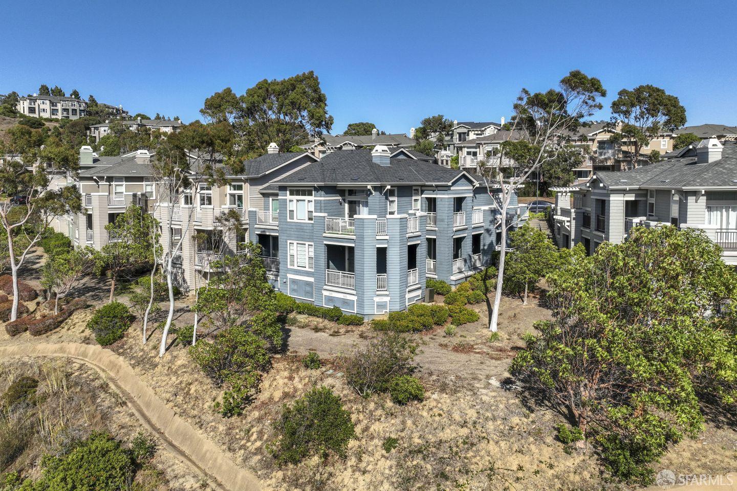 Detail Gallery Image 46 of 50 For 141 Kestrel Ct, Brisbane,  CA 94005 - 2 Beds | 2 Baths