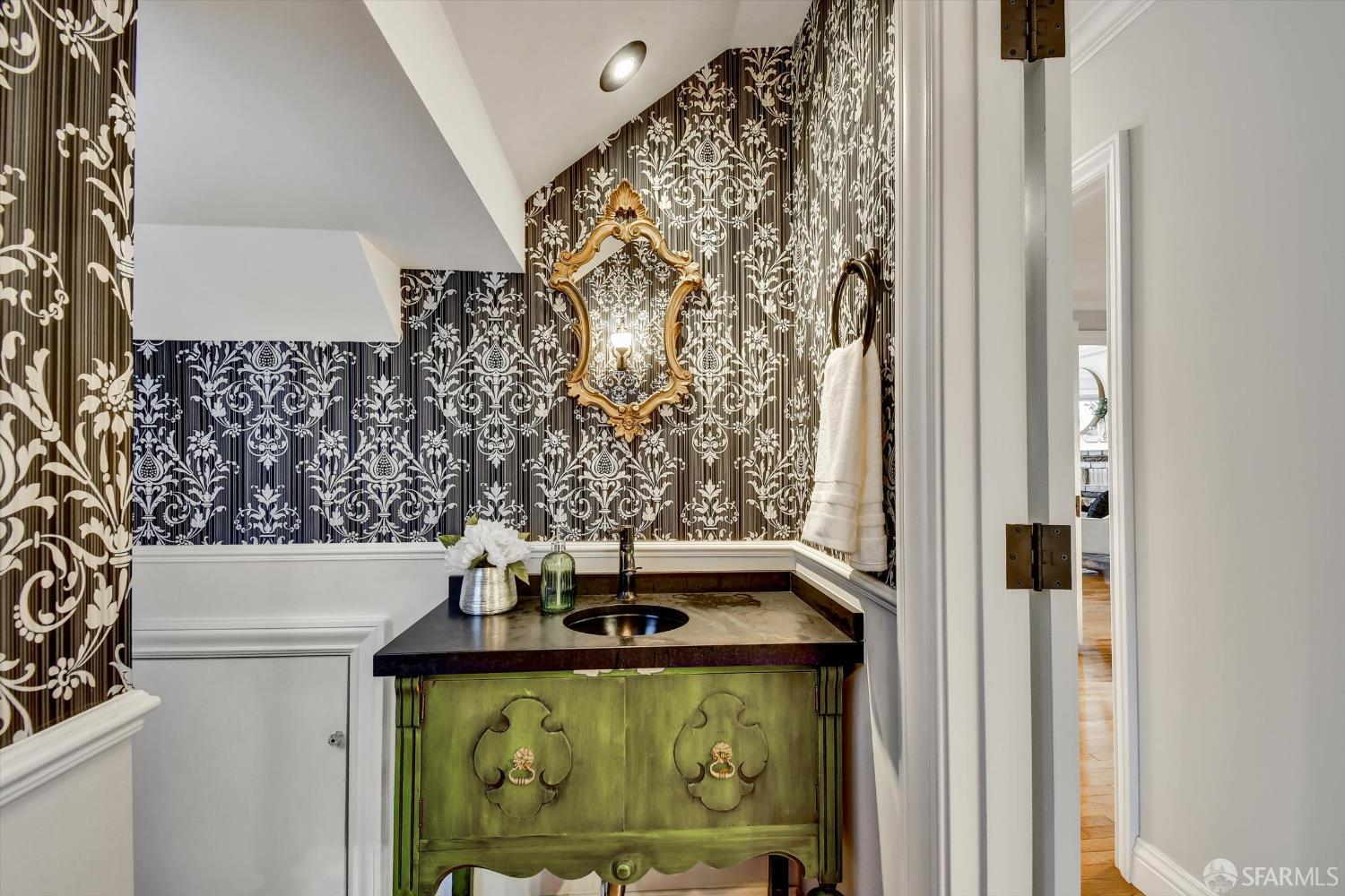 Detail Gallery Image 34 of 62 For 1258 York St, San Francisco,  CA 94110 - 3 Beds | 2/1 Baths