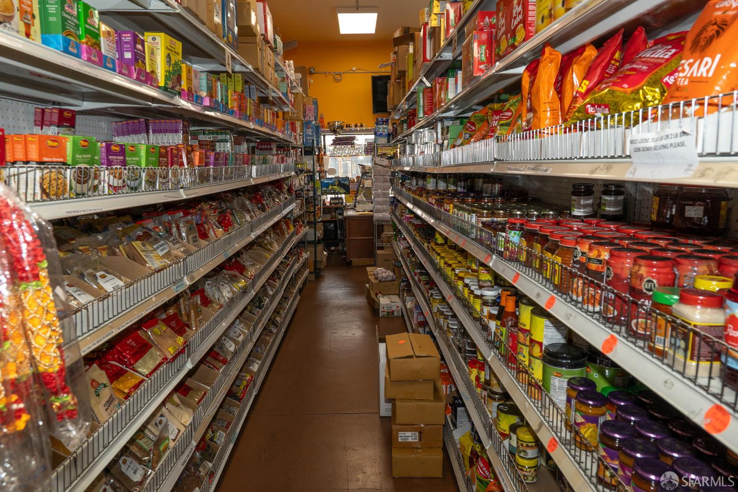 Detail Gallery Image 5 of 23 For 3265 22nd St, San Francisco,  CA 94110 - – Beds | – Baths