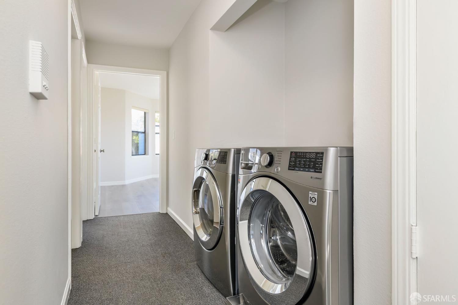 Detail Gallery Image 15 of 23 For 12 Hattie St #3,  San Francisco,  CA 94114 - 3 Beds | 3 Baths