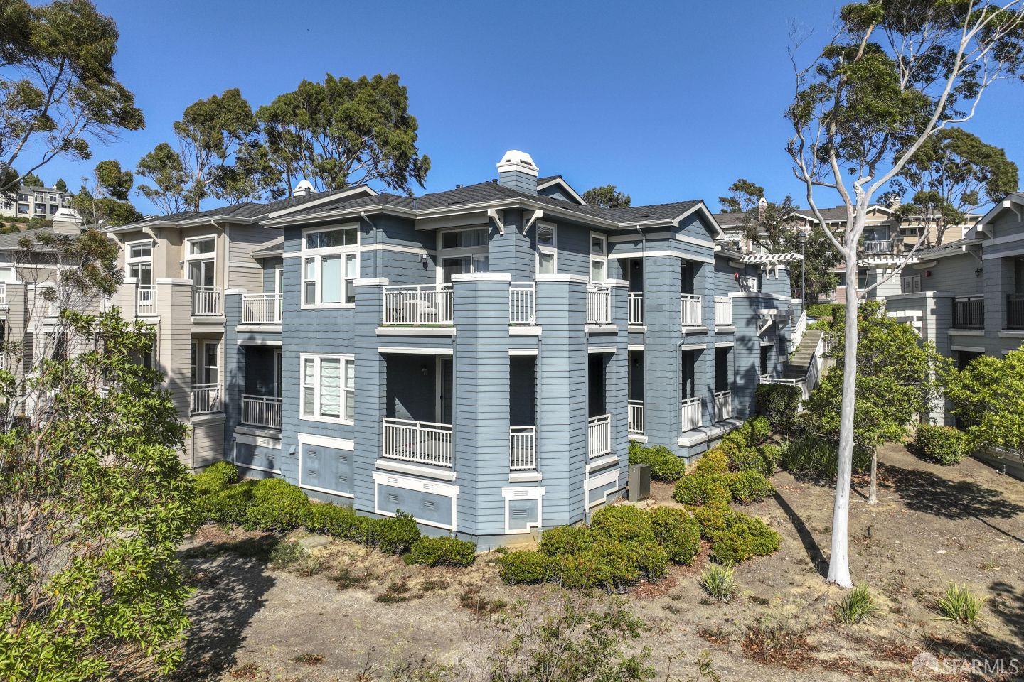 Detail Gallery Image 35 of 50 For 141 Kestrel Ct, Brisbane,  CA 94005 - 2 Beds | 2 Baths