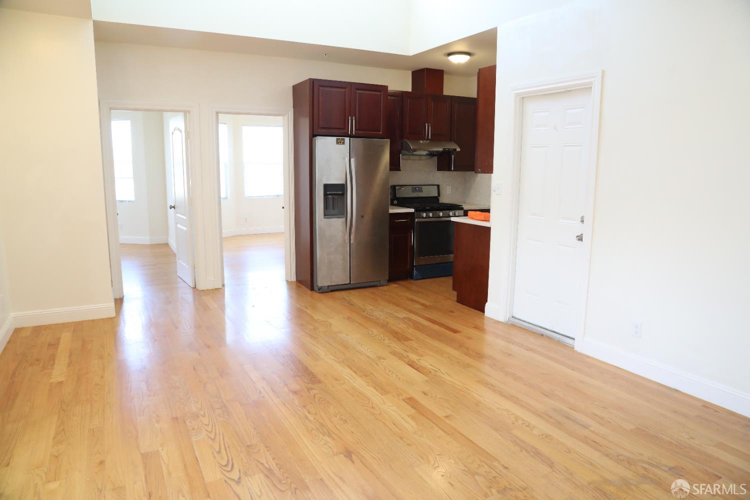 Detail Gallery Image 4 of 13 For 2726 San Bruno Ave #2724,  San Francisco,  CA 94134 - 3 Beds | 2 Baths