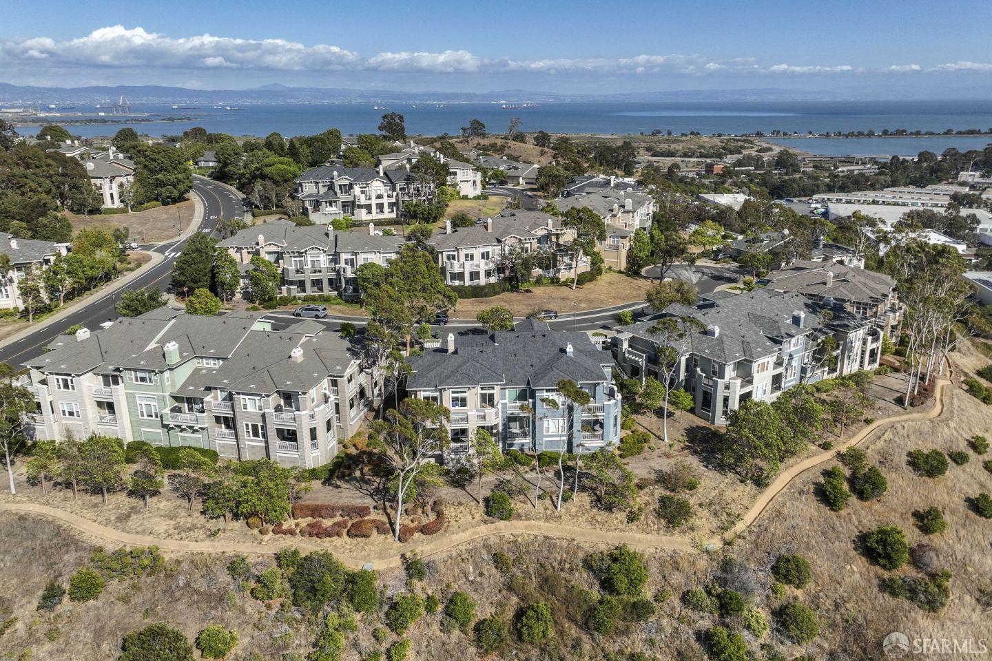 Detail Gallery Image 45 of 50 For 141 Kestrel Ct, Brisbane,  CA 94005 - 2 Beds | 2 Baths