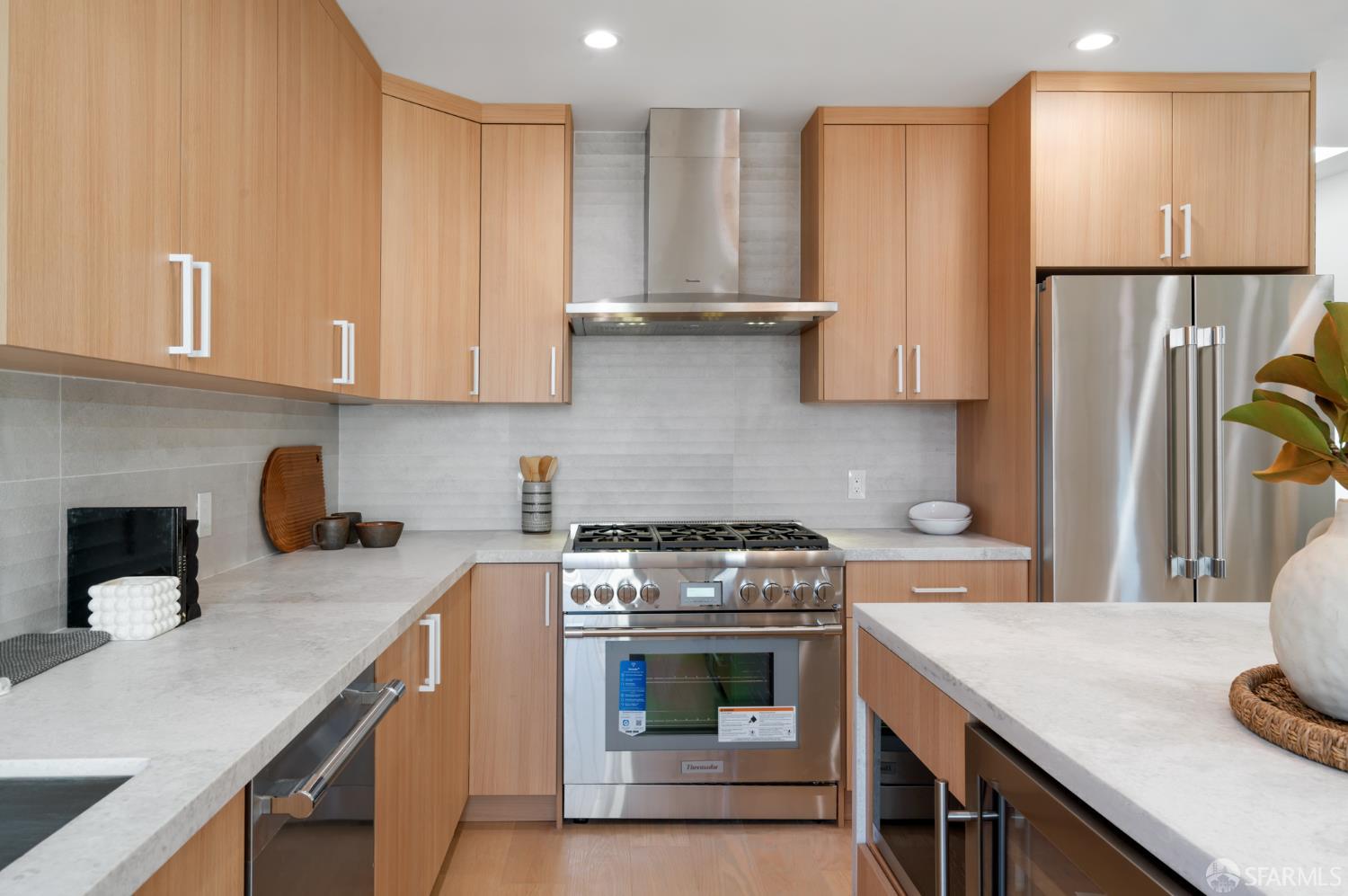 Detail Gallery Image 15 of 83 For 855 41st Ave, San Francisco,  CA 94121 - 4 Beds | 3/1 Baths