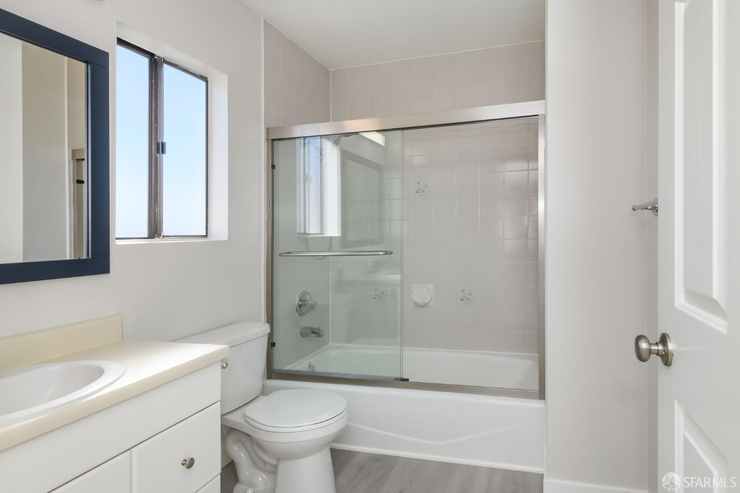 Detail Gallery Image 21 of 23 For 12 Hattie St #3,  San Francisco,  CA 94114 - 3 Beds | 3 Baths