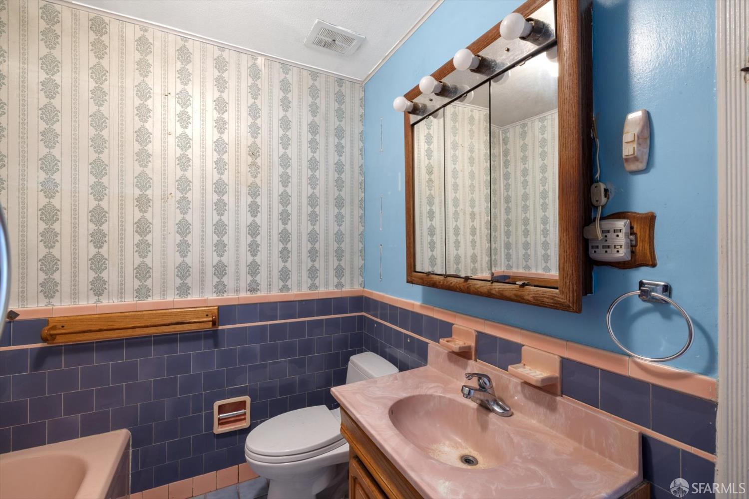 Detail Gallery Image 15 of 64 For 424 Garfield St, San Francisco,  CA 94132 - 4 Beds | 2 Baths