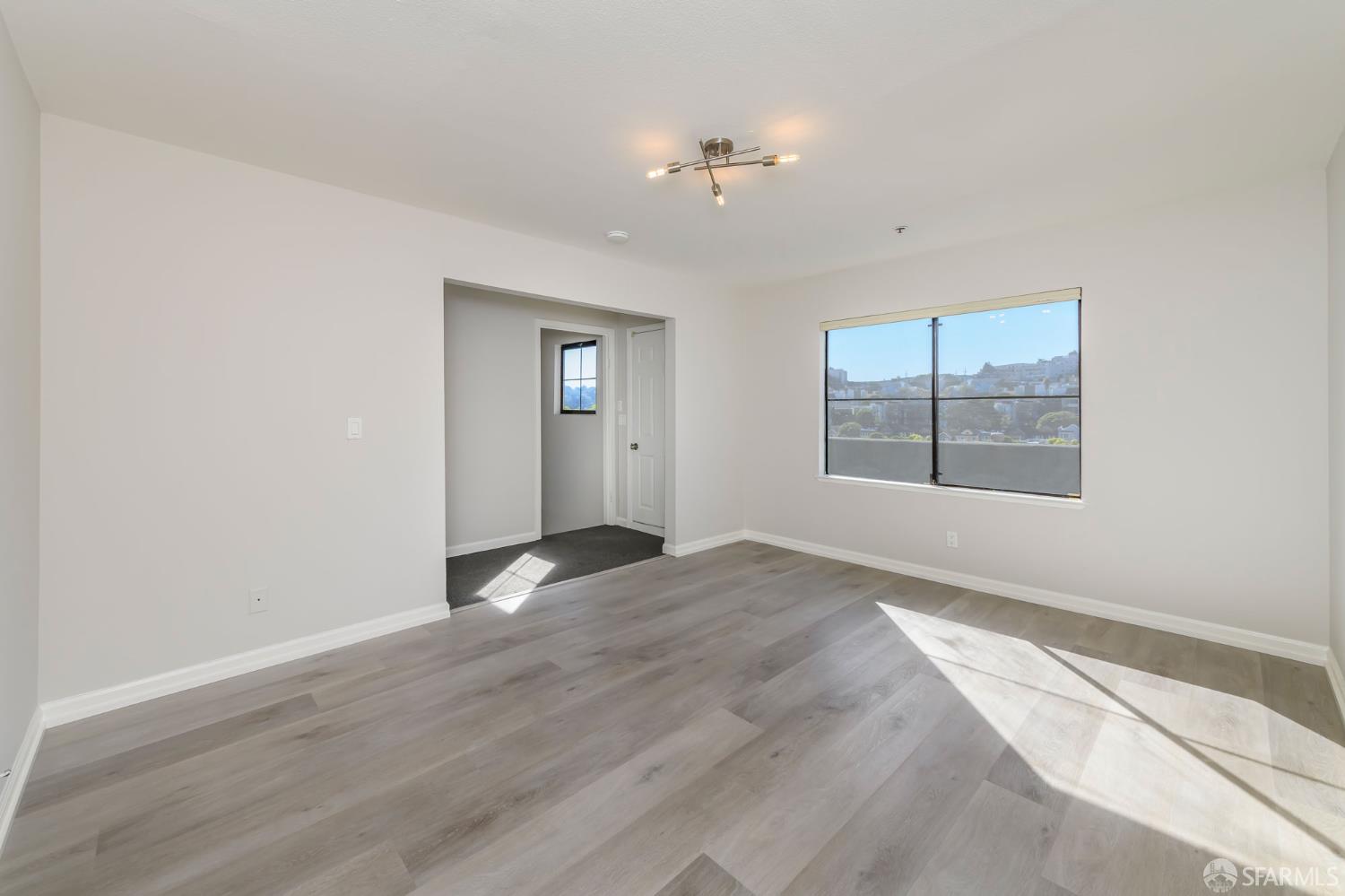 Detail Gallery Image 12 of 23 For 12 Hattie St #3,  San Francisco,  CA 94114 - 3 Beds | 3 Baths