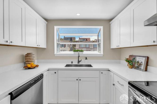 Detail Gallery Image 9 of 61 For 123 Appian Way, South San Francisco,  CA 94080 - 4 Beds | 3 Baths