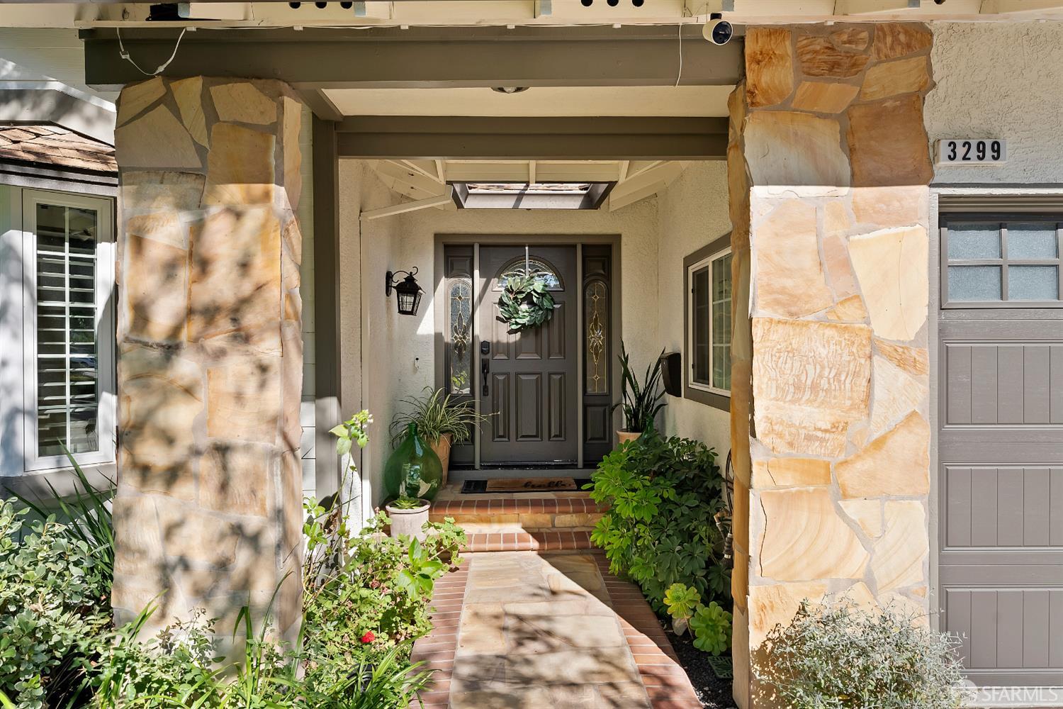 Detail Gallery Image 5 of 39 For 3299 Runnymede Ct, Pleasanton,  CA 94588 - 4 Beds | 2 Baths