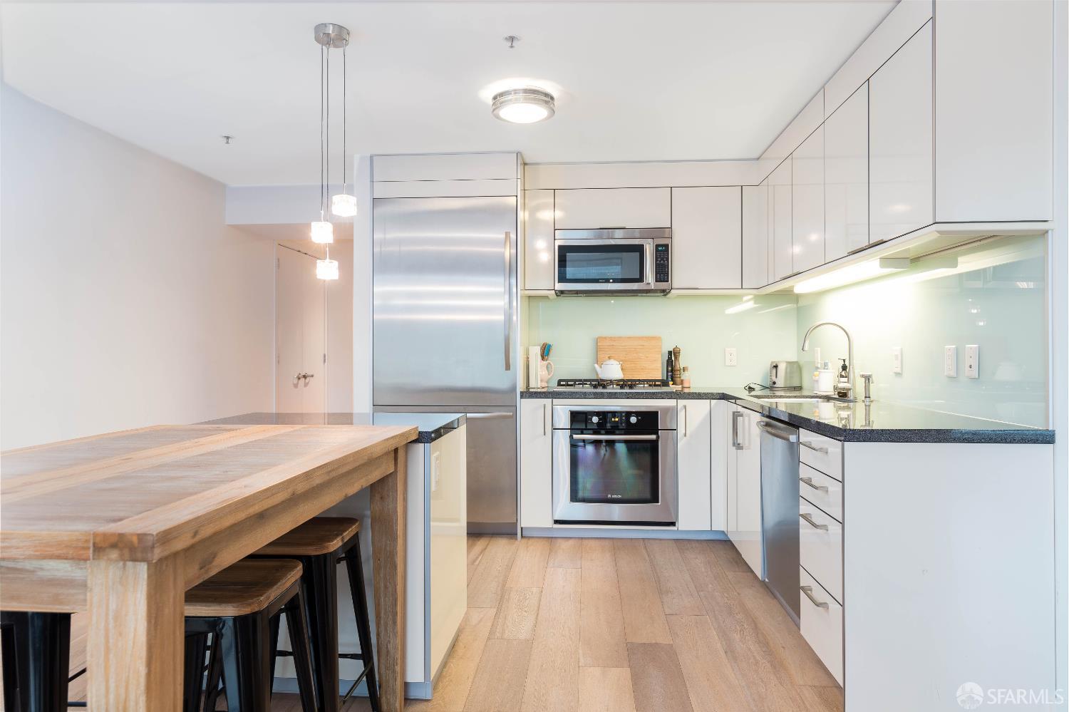 Detail Gallery Image 4 of 33 For 338 Spear St 12c,  San Francisco,  CA 94105 - 1 Beds | 1 Baths