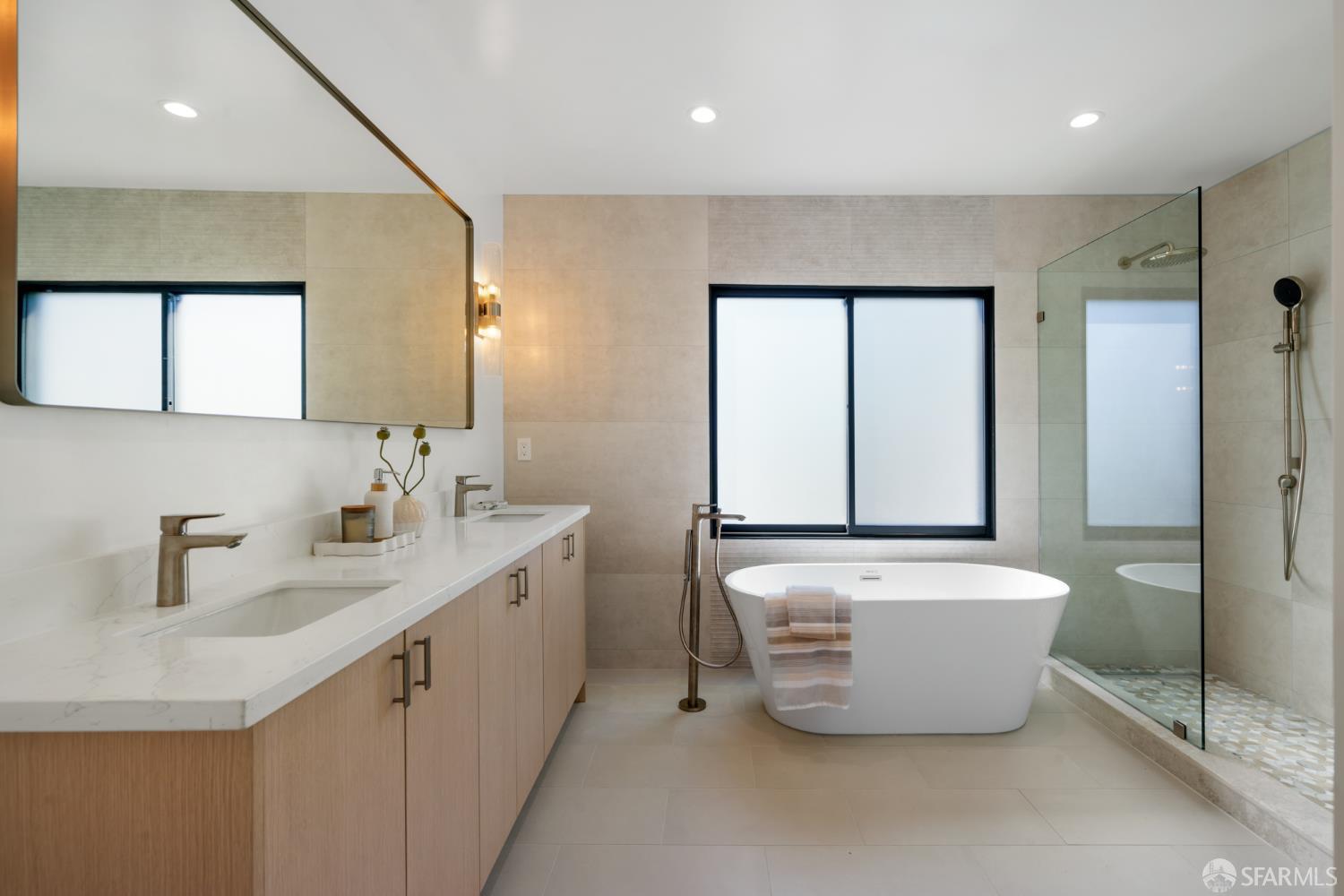 Detail Gallery Image 26 of 83 For 855 41st Ave, San Francisco,  CA 94121 - 4 Beds | 3/1 Baths