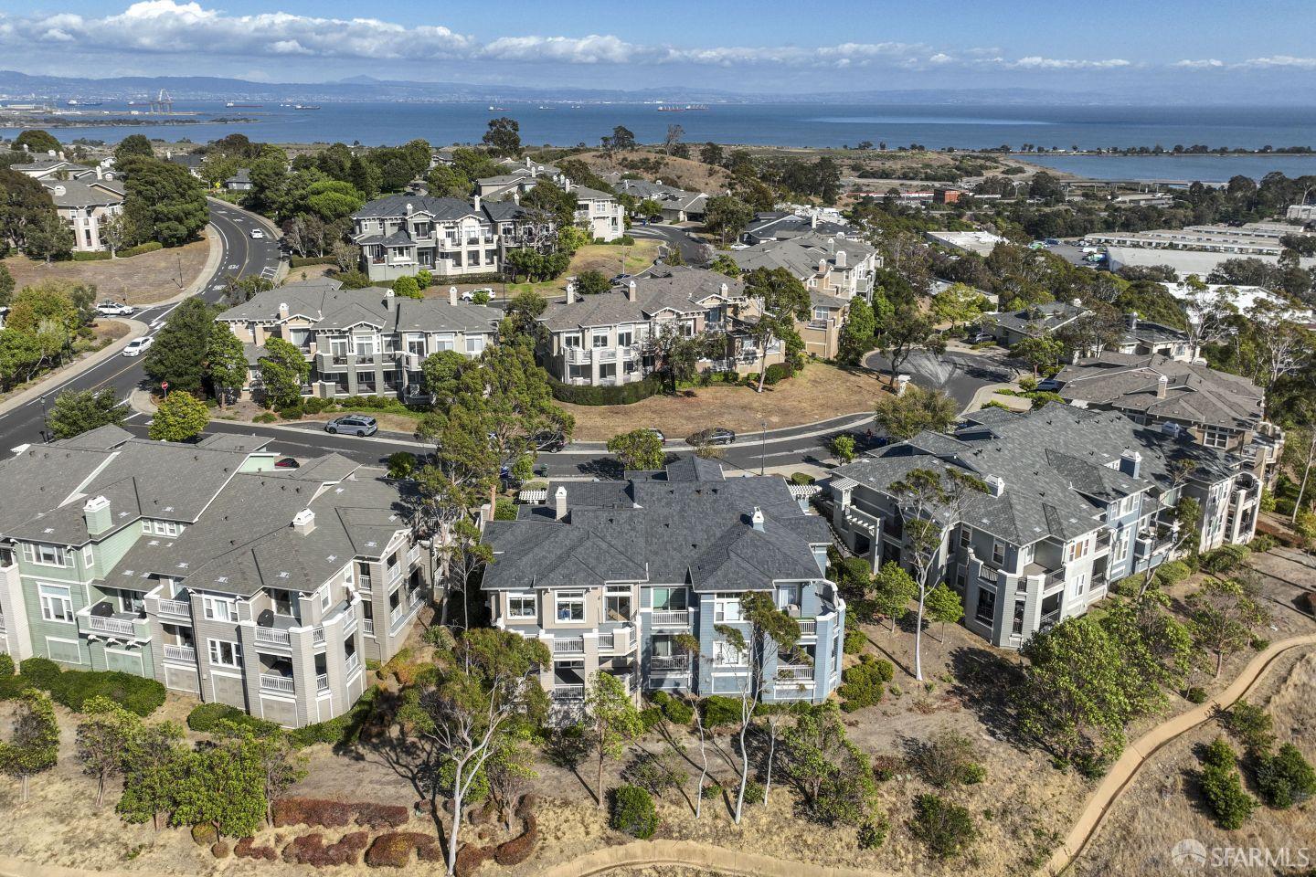 Detail Gallery Image 44 of 50 For 141 Kestrel Ct, Brisbane,  CA 94005 - 2 Beds | 2 Baths