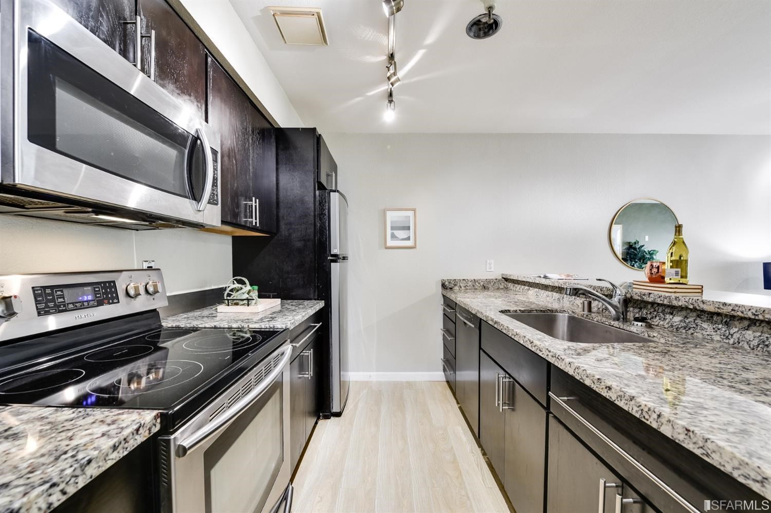 Detail Gallery Image 6 of 20 For 1920 Ocean Ave 2g,  San Francisco,  CA 94127 - 2 Beds | 1 Baths