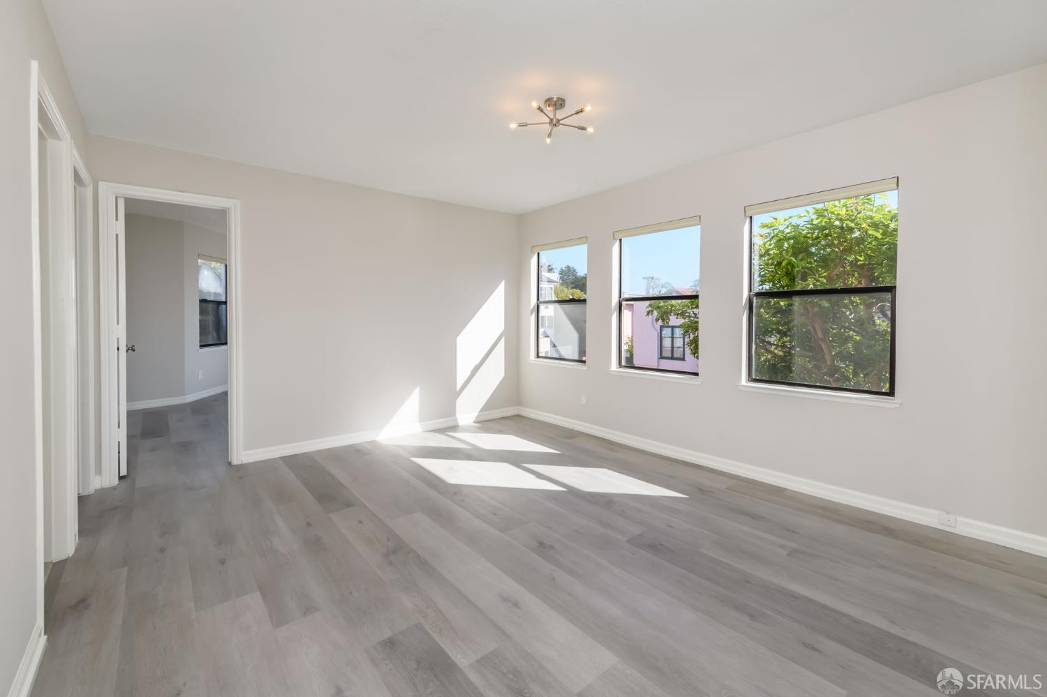 Detail Gallery Image 2 of 23 For 12 Hattie St #3,  San Francisco,  CA 94114 - 3 Beds | 3 Baths