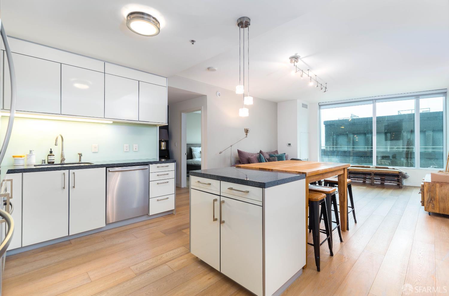 Detail Gallery Image 2 of 33 For 338 Spear St 12c,  San Francisco,  CA 94105 - 1 Beds | 1 Baths