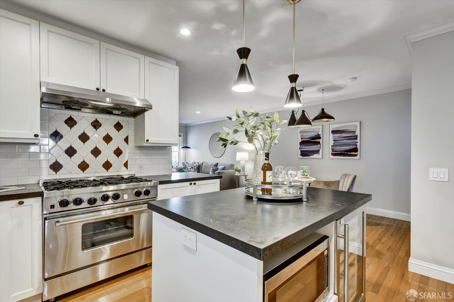 Detail Gallery Image 21 of 62 For 1258 York St, San Francisco,  CA 94110 - 3 Beds | 2/1 Baths