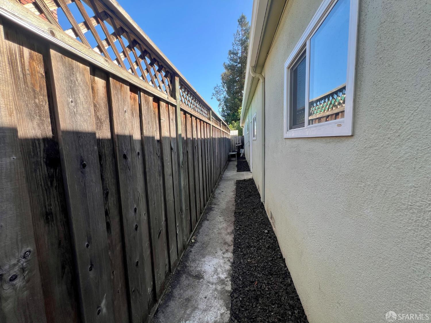 Detail Gallery Image 24 of 29 For 1029 Redwood Ave, Redwood City,  CA 94061 - – Beds | – Baths