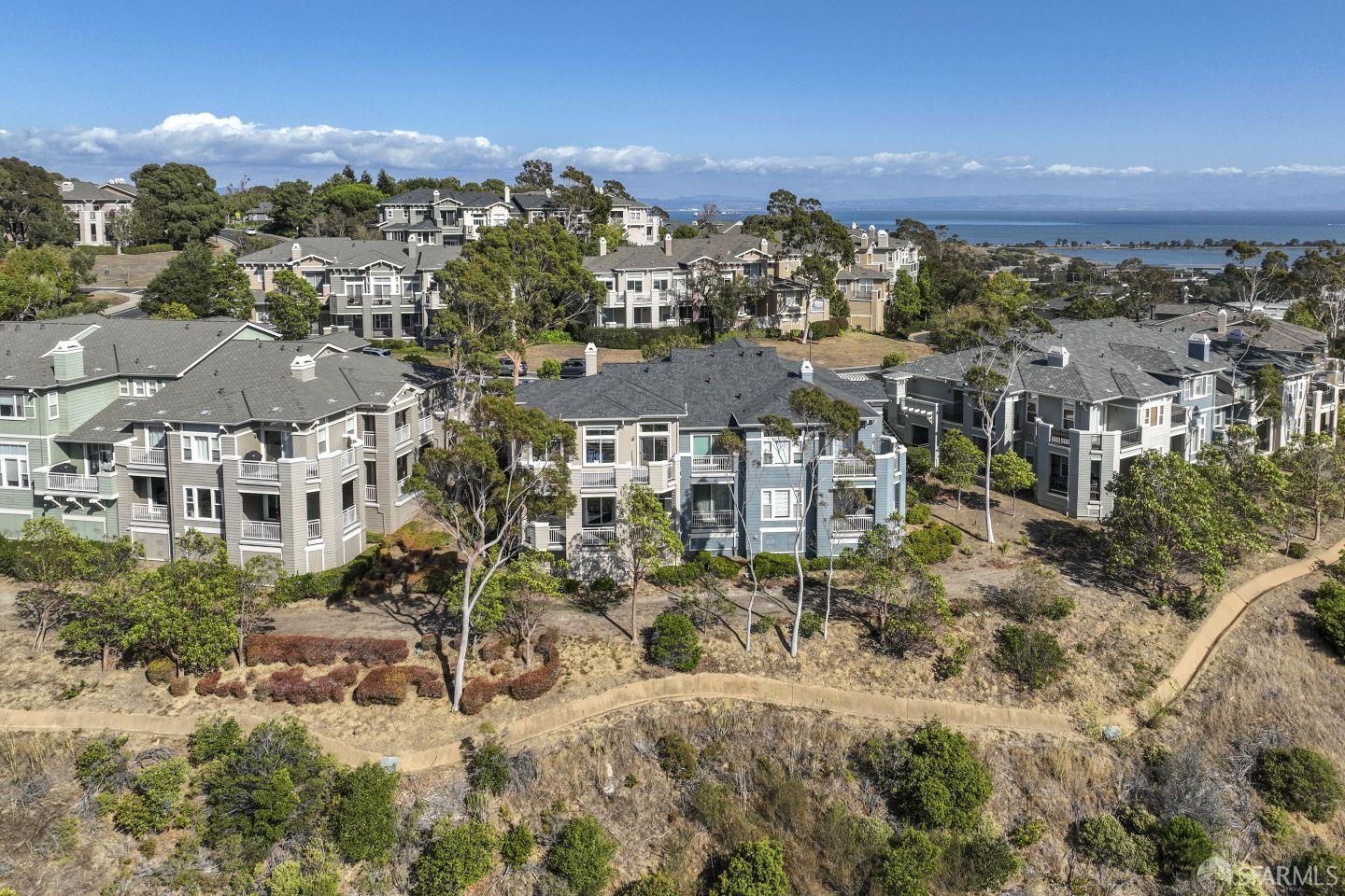 Detail Gallery Image 43 of 50 For 141 Kestrel Ct, Brisbane,  CA 94005 - 2 Beds | 2 Baths