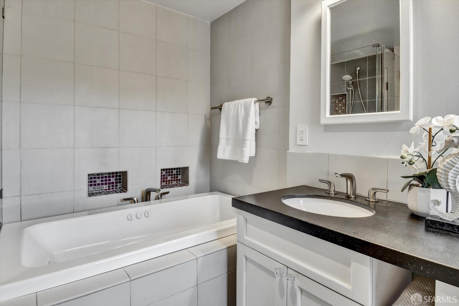 Detail Gallery Image 42 of 62 For 1258 York St, San Francisco,  CA 94110 - 3 Beds | 2/1 Baths