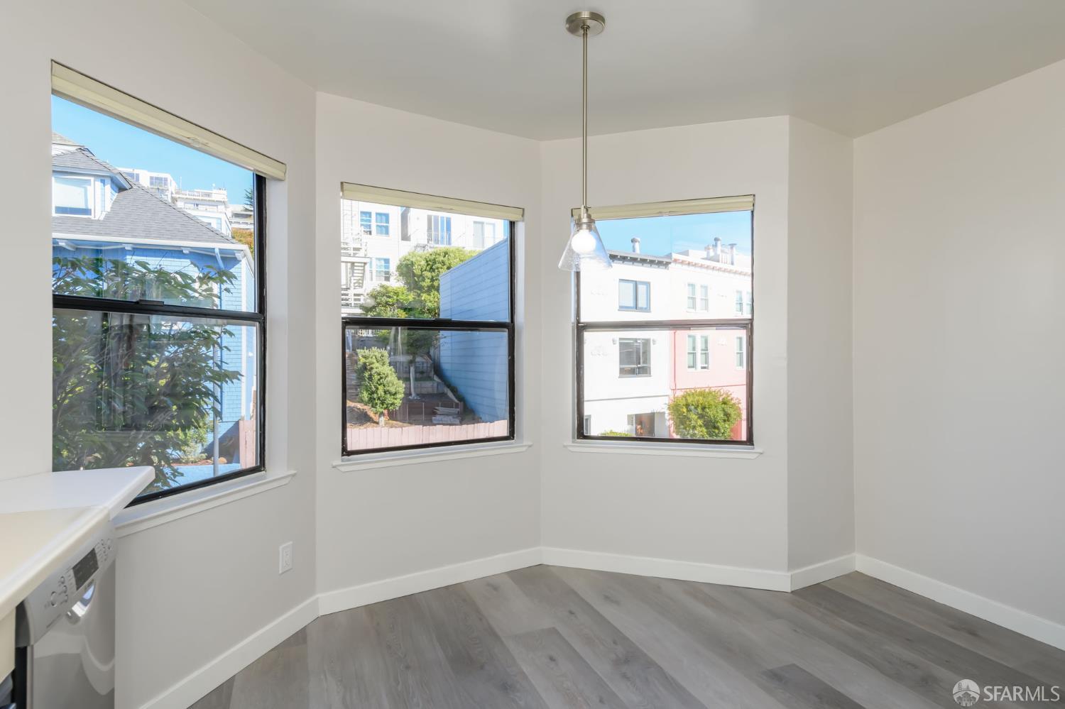Detail Gallery Image 8 of 23 For 12 Hattie St #3,  San Francisco,  CA 94114 - 3 Beds | 3 Baths