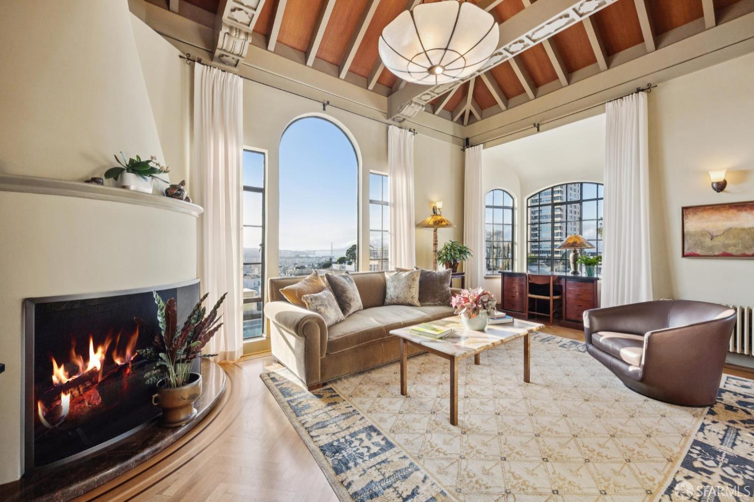Photo #2: 425079283 Listing 