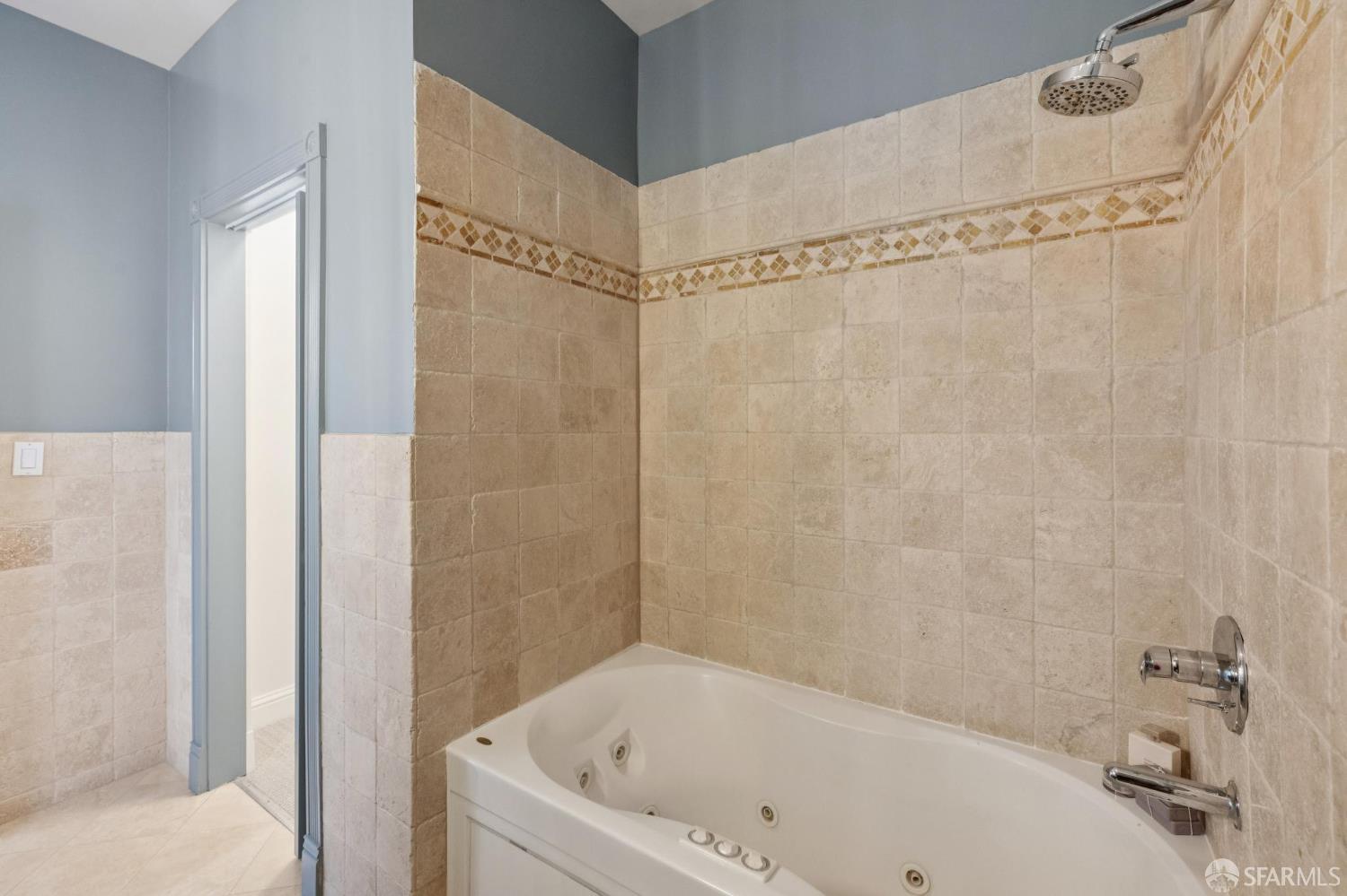 Photo #23: 425079672 Listing: Photo #23