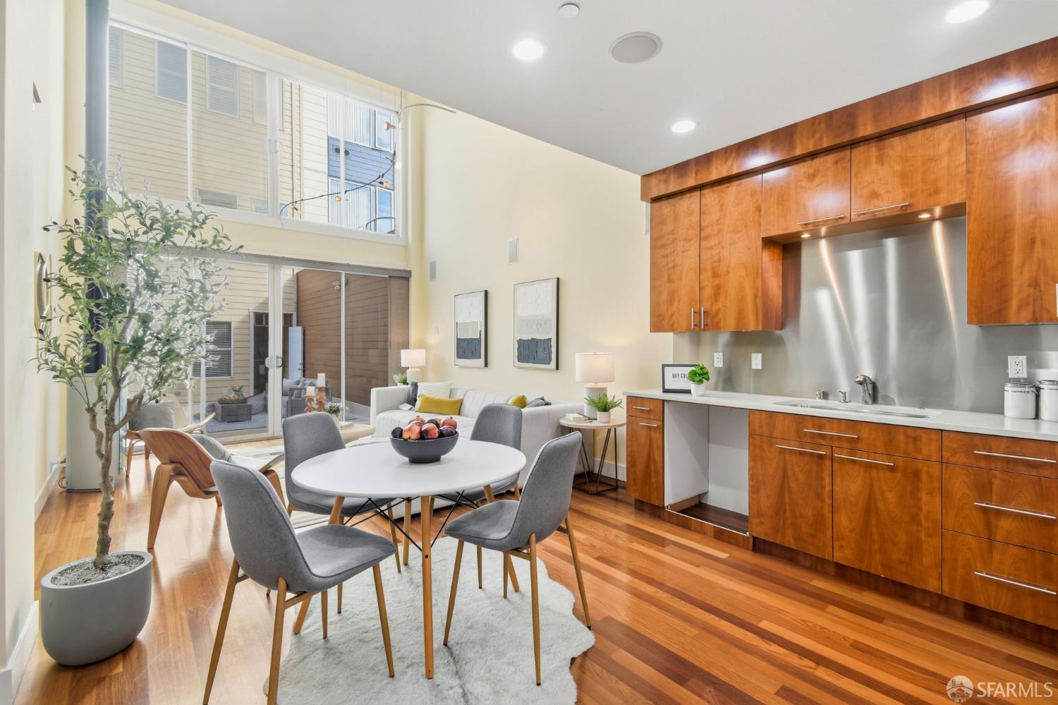 Detail Gallery Image 8 of 62 For 373 6th Ave, San Francisco,  CA 94118 - 3 Beds | 3/1 Baths