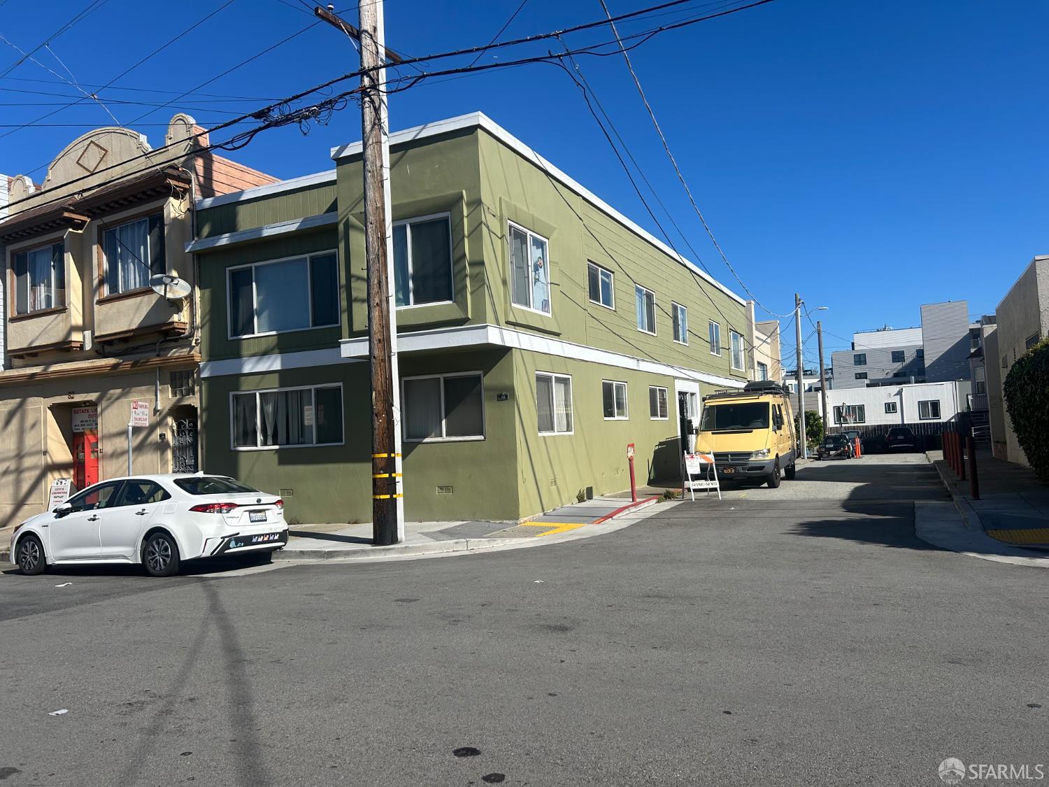 Detail Gallery Image 4 of 76 For 70 Onondaga Ave, San Francisco,  CA 94112 - – Beds | – Baths