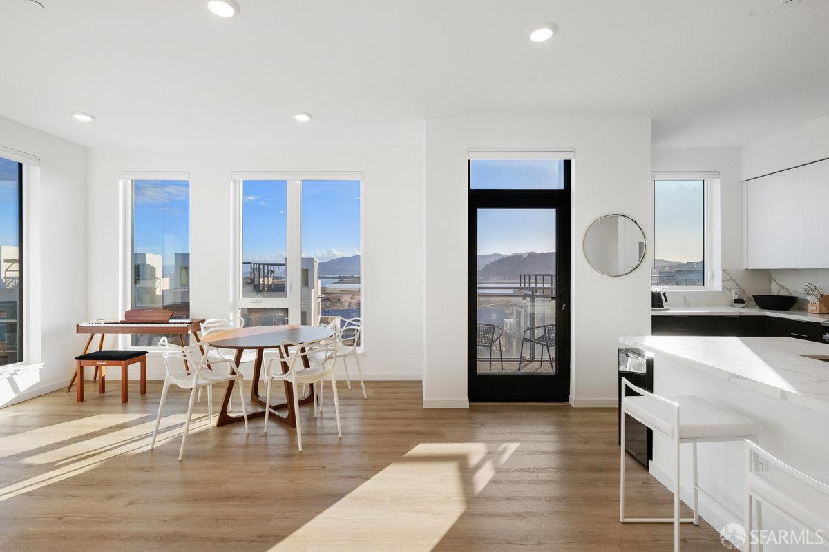 Detail Gallery Image 7 of 57 For 52 Kirkwood Ave #426,  San Francisco,  CA 94124 - 2 Beds | 2 Baths