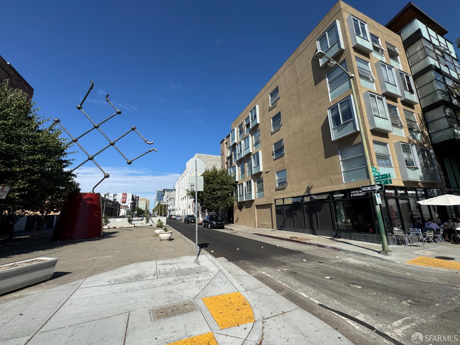 Detail Gallery Image 7 of 17 For 1109 Oak St, Oakland,  CA 94607 - – Beds | – Baths