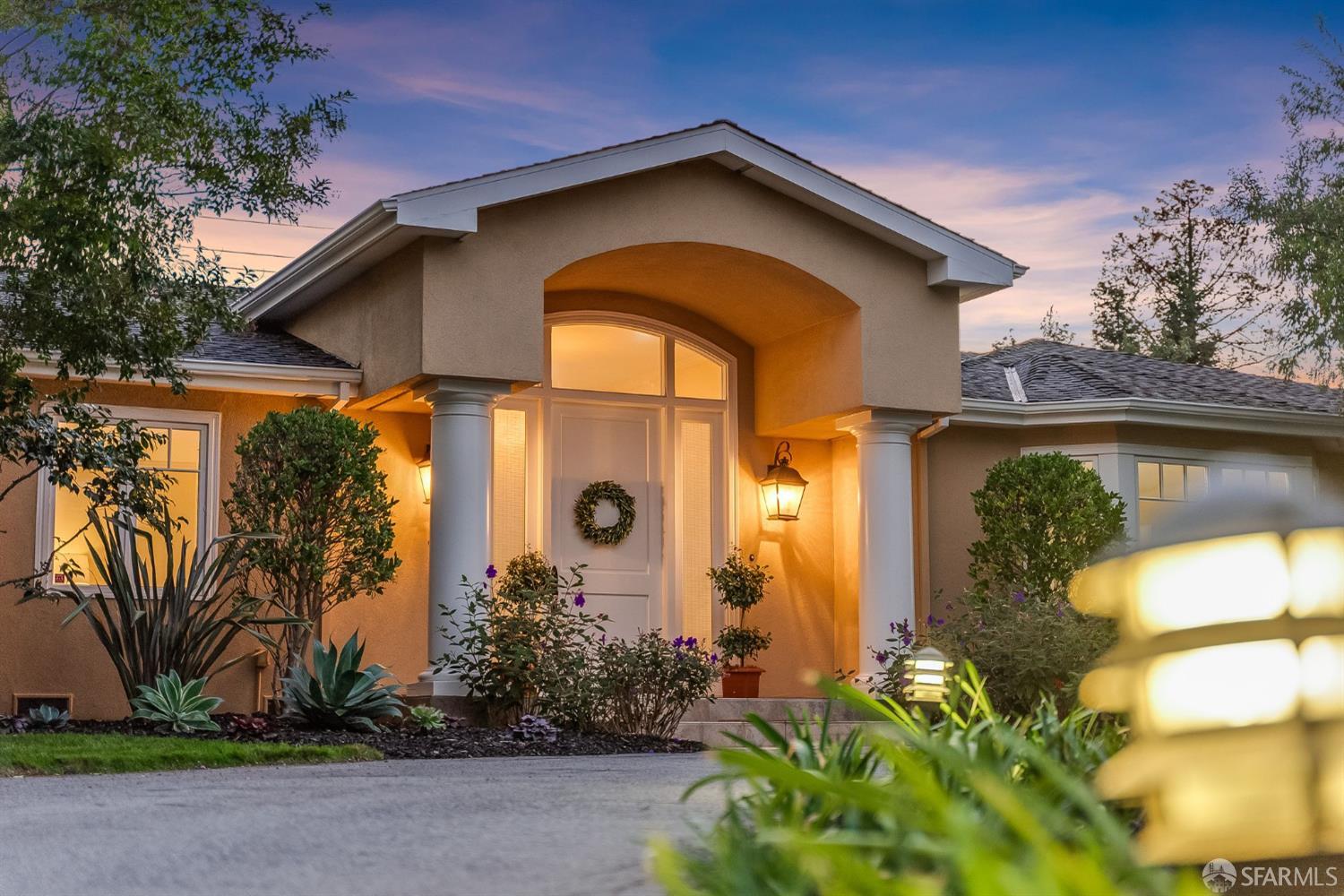 Detail Gallery Image 3 of 51 For 2 Callado Way, Atherton,  CA 94027 - 5 Beds | 4/1 Baths