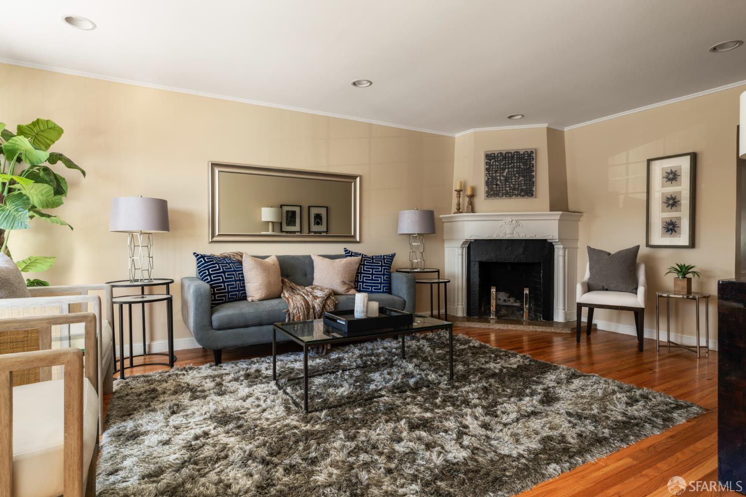 Detail Gallery Image 5 of 33 For 2114 20th Ave, San Francisco,  CA 94116 - 3 Beds | 2 Baths