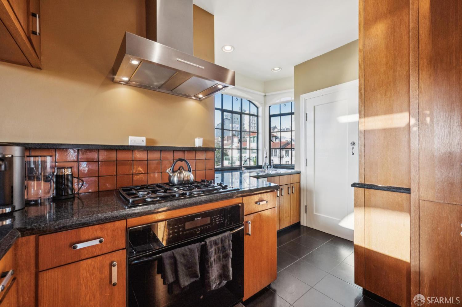 Photo #10: 425079283 Listing: Photo #10