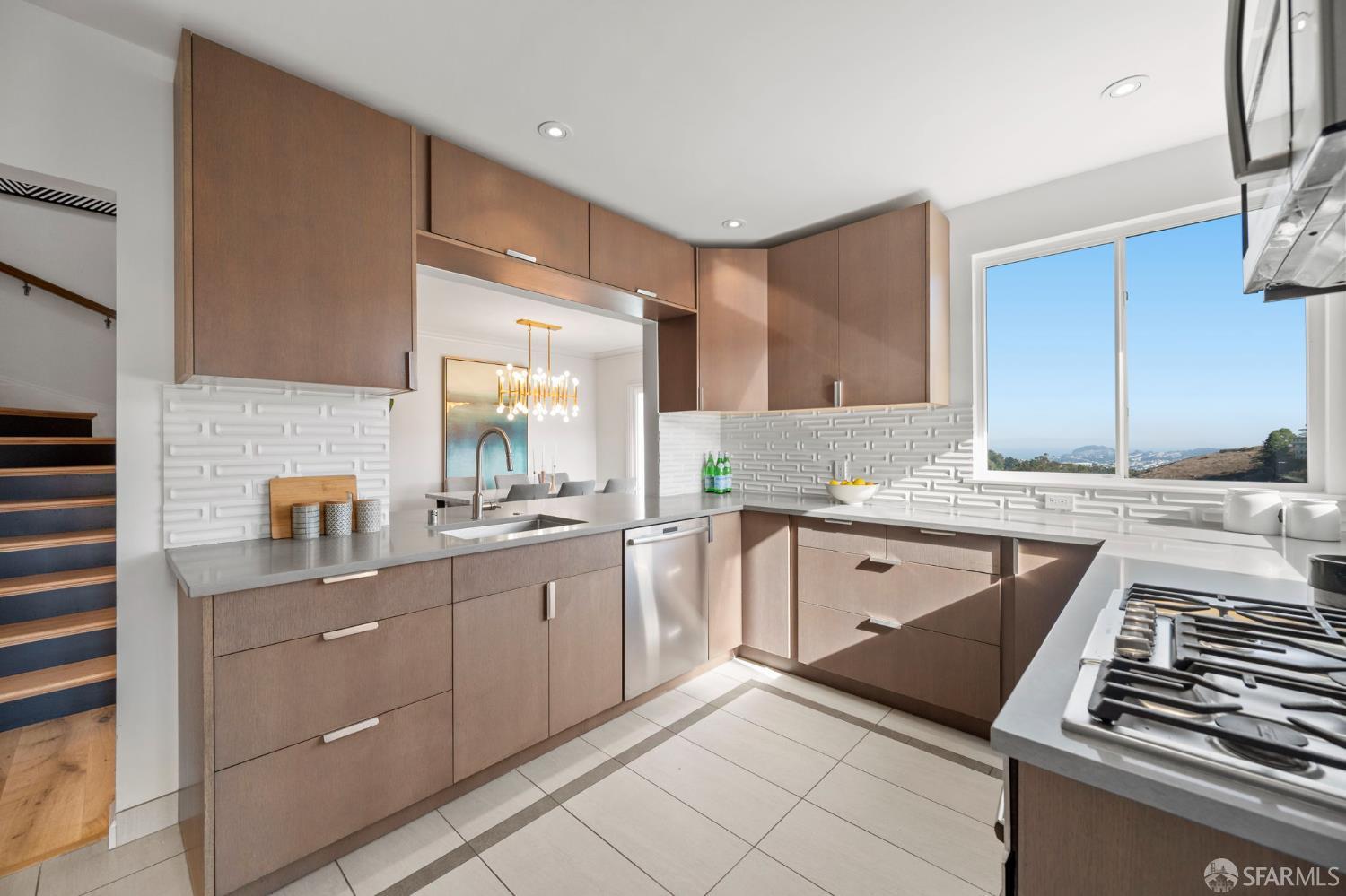 Detail Gallery Image 18 of 81 For 11 Encline Ct, San Francisco,  CA 94127 - 3 Beds | 3/1 Baths