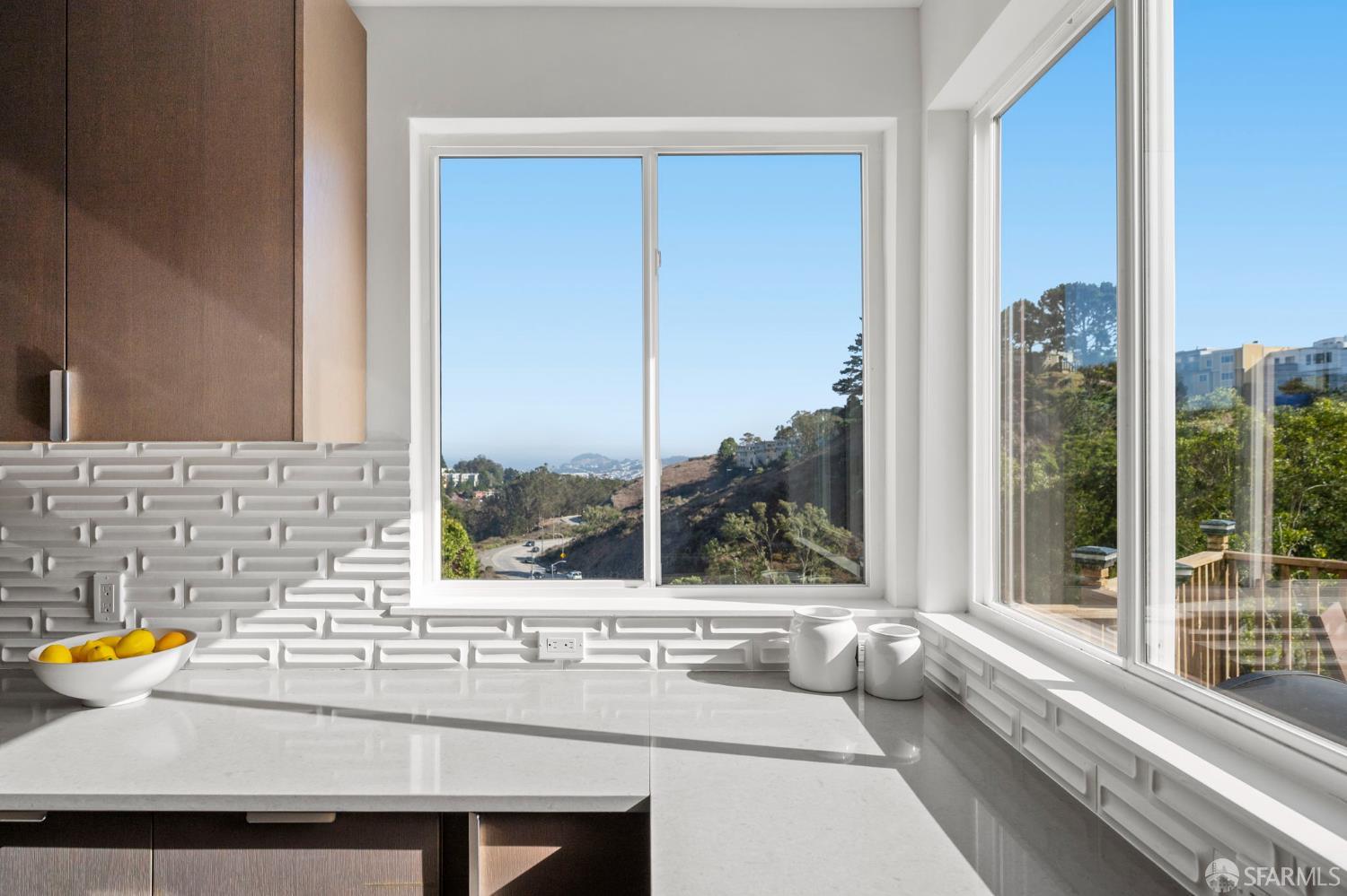 Detail Gallery Image 19 of 81 For 11 Encline Ct, San Francisco,  CA 94127 - 3 Beds | 3/1 Baths