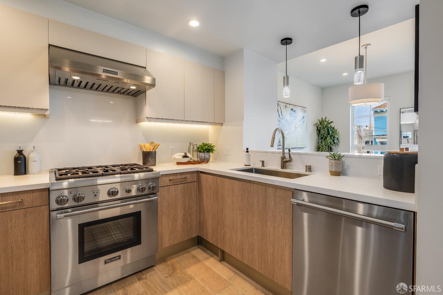 Photo #4: 425080324 Listing 