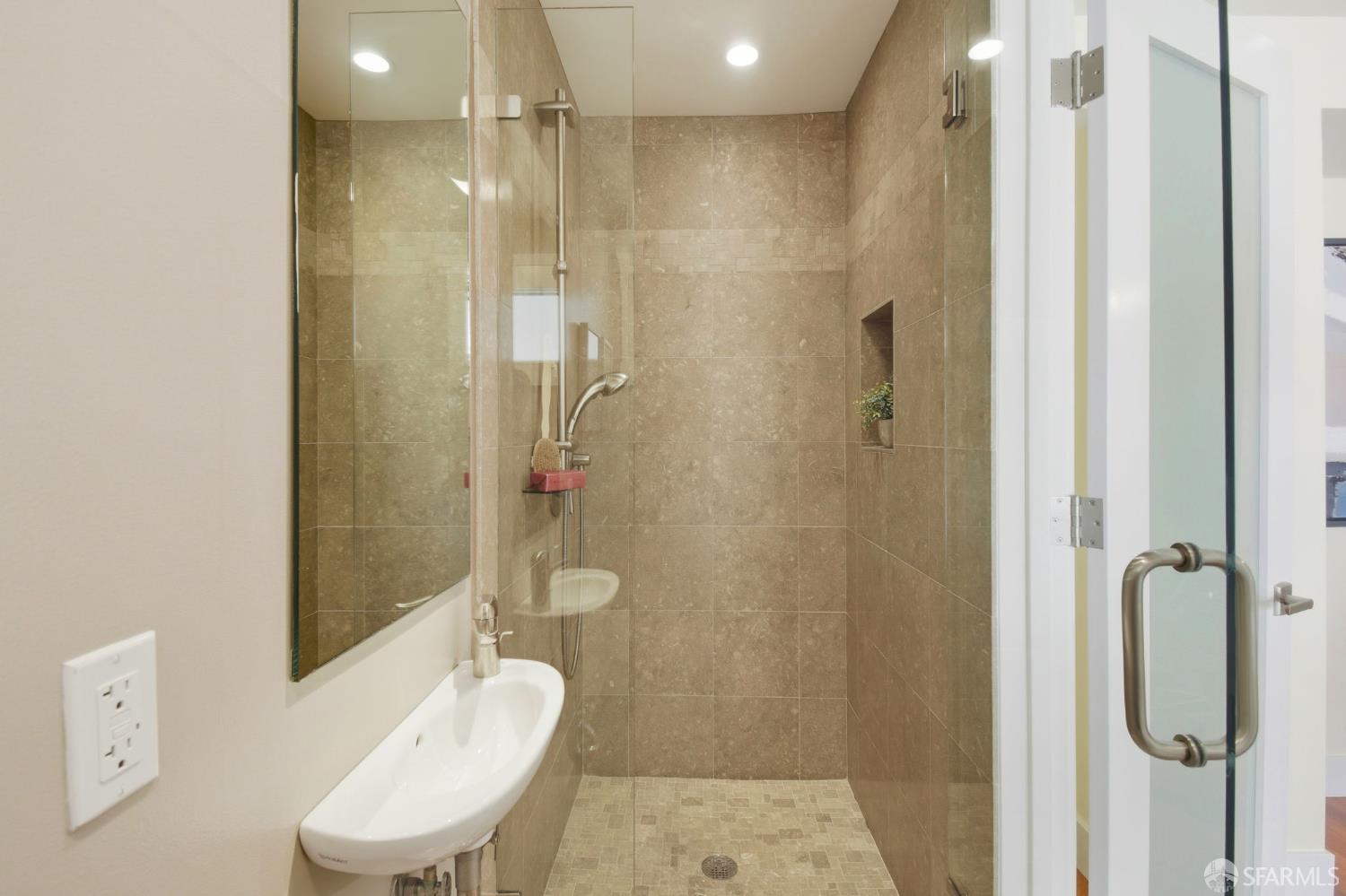 Detail Gallery Image 24 of 62 For 373 6th Ave, San Francisco,  CA 94118 - 3 Beds | 3/1 Baths