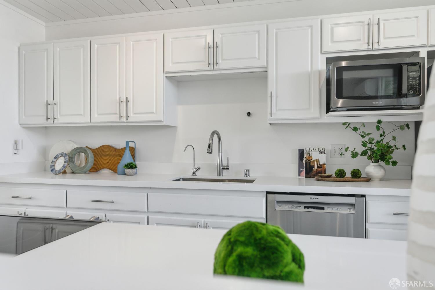 Detail Gallery Image 16 of 36 For 915 S Tantau Ave, Cupertino,  CA 95014 - 4 Beds | 2 Baths