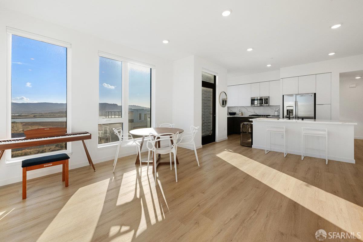 Detail Gallery Image 6 of 57 For 52 Kirkwood Ave #426,  San Francisco,  CA 94124 - 2 Beds | 2 Baths