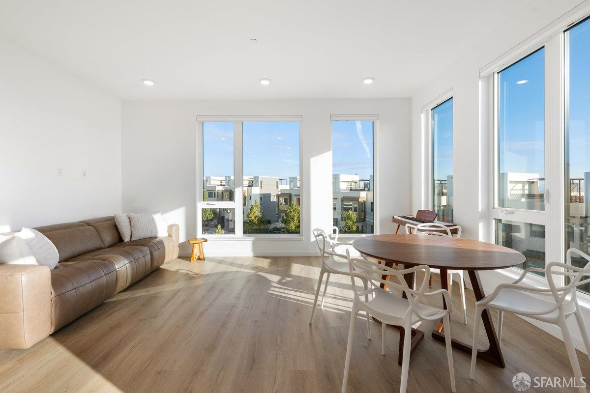 Detail Gallery Image 4 of 57 For 52 Kirkwood Ave #426,  San Francisco,  CA 94124 - 2 Beds | 2 Baths